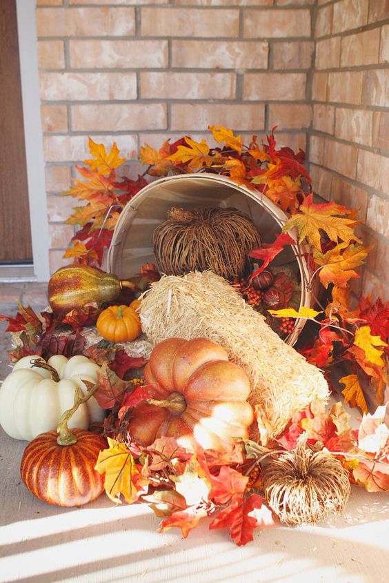 fall-decor-front-porch